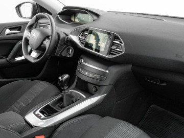 Peugeot 308 II Hatchback Facelifting 1.2 PureTech 130KM 2021 Peugeot 308 WD4492P#1.2 Allure Kamera 360 Virtual, zdjęcie 31