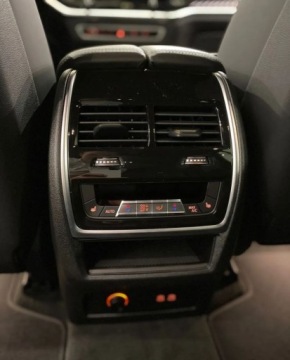 BMW X7 SUV M Facelifting 4.4 M60i 530KM 2025 BMW X7 M60i - Samochod dostepny od reki 4.4 Benzyna 530KM, zdjęcie 14