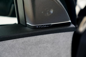 Peugeot 5008 II Crossover Facelifting 1.6 PureTech 180KM 2023 Peugeot 5008 GT kamera Skora adc NawI, zdjęcie 14