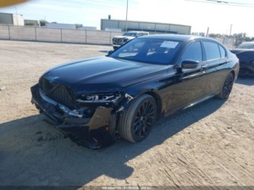 BMW Seria 7 G11-G12 2021 BMW Seria 7 M760i xDrive 2021 6.6 Benzyna 600KM, zdjęcie 12
