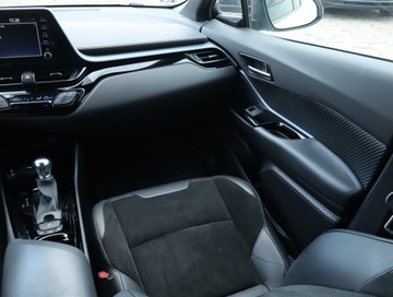 Toyota C-HR I Crossover Facelifting 2.0 Hybrid Dynamic Force 184KM 2020 Toyota C-HR 2.0 Hybrid, Salon Polska, Serwis ASO, zdjęcie 7