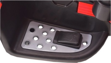 ТРАКТОР С ПРИЦЕПОМ НАДУВАННЫЕ КОЛЕСА КАЧАЮЩИЕСЯ ДИСТАНЦИОННОЕ УПРАВЛЕНИЕ