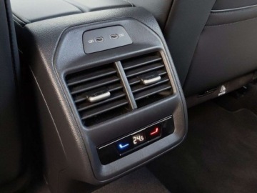 Volkswagen Passat B8 Variant Facelifting 2.0 TDI SCR 150KM 2025 Volkswagen Passat 2.0TDI 150KM Elegance DSG SerwisASO Acc Matrix Navi Hak, zdjęcie 18