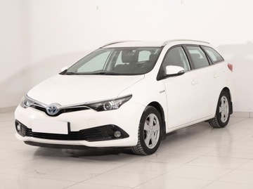 Toyota Auris II Touring Sports Facelifting 1.8 Hybrid 136KM 2015 Toyota Auris Hybrid, Salon Polska, Automat, Klima, zdjęcie 1