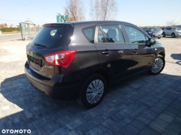 Suzuki SX4 I Classic 1.6 VVT 120KM 2013 Suzuki SX4 S-Cross Suzuki SX4 S-Cross 1.6 VVT 4x2 Comfort 1.6 Benzyna, zdjęcie 3
