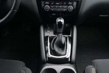 Nissan Qashqai II Crossover Facelifting 1.3 DIG-T 158KM 2020 Nissan Qashqai 1.3 DIG-T, Salon Polska, zdjęcie 15