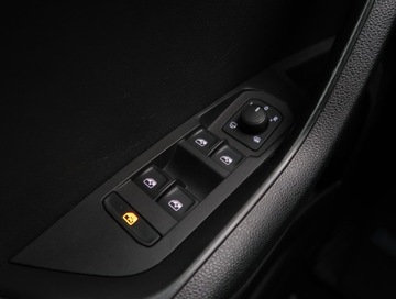 Skoda Karoq Crossover 1.6 TDI 115KM 2019 Skoda Karoq 1.6 TDI, Salon Polska, Automat, Navi, zdjęcie 15