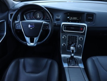 Volvo S60 II Sedan Facelifting 1.5 T3 DRIVE-E 152KM 2015 Volvo S60 T3, Automat, Skóra, Klima, Klimatronic, zdjęcie 6