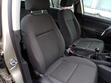 Volkswagen Golf V Hatchback 1.6 i 102KM 2005 Volkswagen Golf Klimtronic / 1.6 MPI / 102 KM / 5, zdjęcie 15