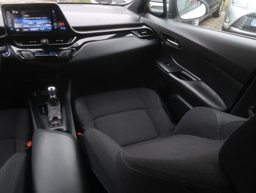 Toyota C-HR I Crossover 1.8 Hybrid 122KM 2017 Toyota C-HR 1.8 Hybrid, Salon Polska, Serwis ASO, zdjęcie 7
