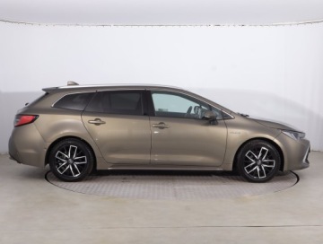 Toyota Corolla XII TS Kombi 1.8 Hybrid 122KM 2019 Toyota Corolla 1.8 Hybrid, Salon Polska, zdjęcie 5