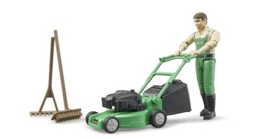 Bruder 62103 figurka ogrodnika z kosiarką grabiami
