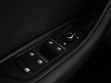 Audi A4 B9 Avant 2.0 TDI 150KM 2016 Audi A4 Avant S-tronic navi czujniki parkowania, zdjęcie 33