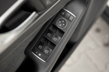 Mercedes GLA I Off-roader 1.6 200 156KM 2014 Mercedes-Benz GLA 1.6 Benzyna 156KM, zdjęcie 16