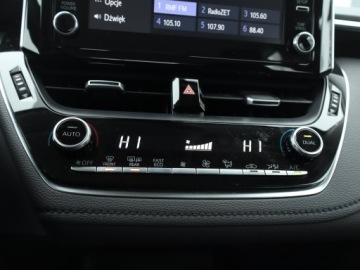 Toyota Corolla XII Sedan 1.8 Hybrid 122KM 2021 Toyota Corolla 1.8 Hybrid, Salon Polska, zdjęcie 12