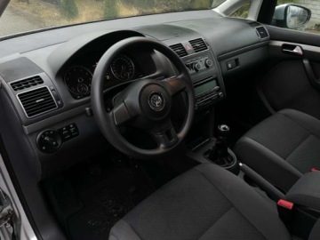 Volkswagen Touran II 1.2 105KM 2011 Volkswagen Touran 1,2 TSI 105 koni Oplacony Po obsludze serwisowej Zapr, zdjęcie 13