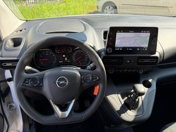 Opel Combo E Kombivan 1.5 Diesel 131KM 2021 Opel Combo niepełnosprawnych rampa inwalida 2021, zdjęcie 19