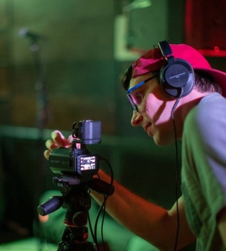 4K-камера с зумом Q8n-4K СУПЕР АУДИО, 4-КАНАЛЬНАЯ ПОТОКОВАЯ ТРАНСЛЯЦИЯ