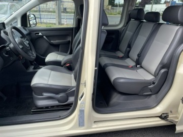 Volkswagen Caddy III Kombi Facelifting 1.6 TDI 102KM 2013 Volkswagen Caddy niepełnosprwanych inwalida rampa, zdjęcie 13