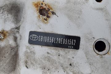 KAPOTA KRYT MOTORU TOYOTA AVENSIS II