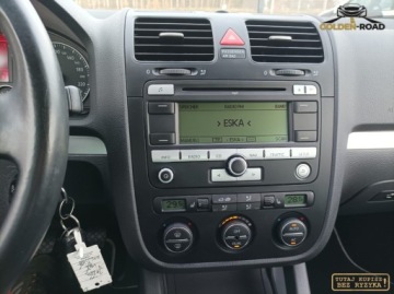 Volkswagen Jetta V 1.6 102KM 2009 Volkswagen Jetta 1,6 mpi 102KM klimatronik grz.fotele.UNITED oplacony 1.6, zdjęcie 10