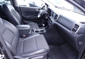 Kia Sportage IV SUV Facelifting 1.6 CRDI 136KM 2018 Kia Sportage 1.6 CRDI 136KM Navi Automat Kamera Alu Zadbany Oplacony 1.6, zdjęcie 16