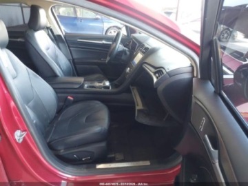 Ford Fusion 2020 Ford Fusion Plug-In Hybrid Titanium 2020 2.0 Hybryda 141KM, zdjęcie 9