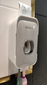 Дозатор зубной пасты соковыжималка для 2 зубных щеток, неинвазивный