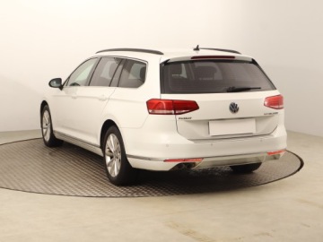 Volkswagen Passat B8 Variant 2.0 TDI BlueMotion SCR 190KM 2016 VW Passat 2.0 TDI, Serwis ASO, 187 KM, Navi, zdjęcie 3