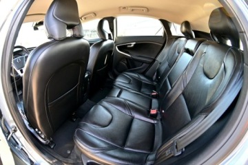 Volvo V40 II Hatchback Facelifting 2.0 D2 120KM 2016 Volvo V40 Iscription LiFT Full Led Digital Skóra, zdjęcie 7