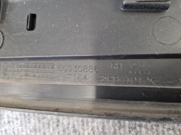 JEEP COMPASS 2 II 60930886 LIŠTA DVEŘE PRAVÁ ZADNÍ OE