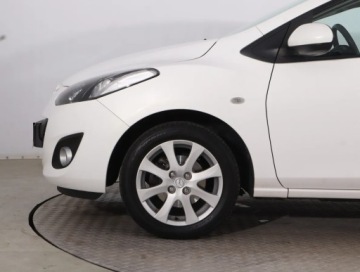 Mazda 2 II Hatchback 5d Facelifting 1.3 MZR 84KM 2011 Mazda 2 1.3 i, Klima, Klimatronic, Parktronic, zdjęcie 11