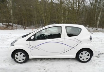 Toyota Aygo I Hatchback 3d 1.0 VVT-i 68KM 2010 Toyota Aygo mala tania niezawodna BEZ RDZY klima Benzyna 68KM, zdjęcie 8