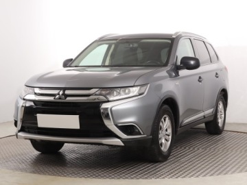 Mitsubishi Outlander III SUV Facelifting 2015 2.0 MIVEC 150KM 2016 Mitsubishi Outlander 2.0, Salon Polska, zdjęcie 1