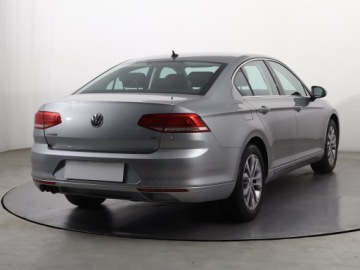 Volkswagen Passat B8 Limousine 1.8 TSI BlueMotion Technology 180KM 2017 VW Passat 1.8 TSI, Salon Polska, 1. Właściciel, zdjęcie 4