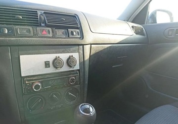 Volkswagen Golf IV Hatchback 1.6 16V 105KM 2002 Volkswagen Golf Volkswagen Golf 1.6 Benzyna 105KM, zdjęcie 9