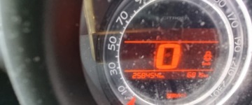 Citroen C4 II Hatchback 5d 1.6 e-HDi 114KM 2014 Citroen C4 2014r, 1.6HDI. Uszkodzony lewy przod. Jezdzi. 1.6 Diesel, zdjęcie 5