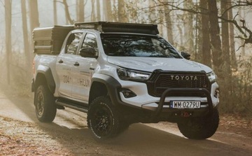 Toyota Hilux VIII Podwójna kabina Facelifting 2024 2.8 D-4D 204KM 2025 Toyota Hilux Zawieszenie Old Man Emu Wyciagarka Warn Oswietlenie Lazer N, zdjęcie 6
