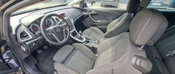 Opel Astra J Hatchback 5d 1.6 Turbo ECOTEC 180KM 2012 Opel Astra Opel Astra 1.6 Turbo Innovation 1.6 Benzyna 180KM, zdjęcie 6