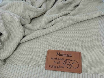 Детское бамбуковое одеяло с именем и свидетельством о рождении.