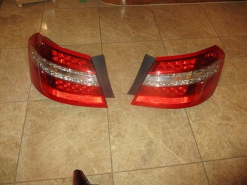 01 LAMPA LEWY TYŁ TYLNA LED MERCEDES E W212 SEDAN IDEALNA