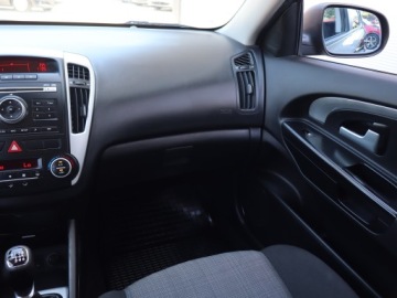 Kia Ceed I SW Facelifting 1.6 CRDi VGT 115KM 2011 Kia Ceed 1.6 CRDi, Salon Polska, Klima, zdjęcie 7