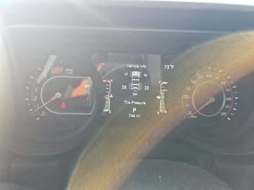 Jeep Wrangler IV 2025 Jeep Wrangler Sahara Convertible 2025 3.6 Benzyna 285KM, zdjęcie 15