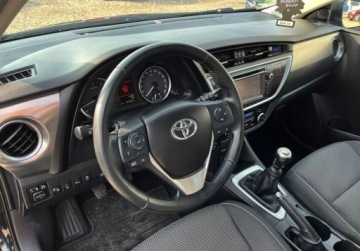 Toyota Auris I Hatchback 3d Facelifting 1.6 Valvematic 132KM 2013 Toyota Auris nawigacja, kamera cofania 1.6 Benzyna 132KM, zdjęcie 16