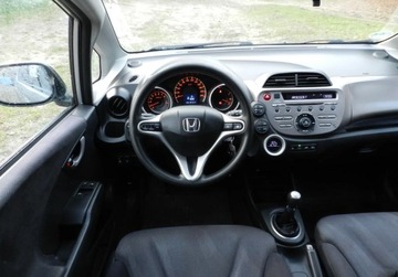 Honda Jazz III 1.4 i-VTEC 100KM 2010 Honda Jazz KLIMATRONIK 1,4 sliczna sprawna zarejestrowana 1wlascicielka, zdjęcie 6