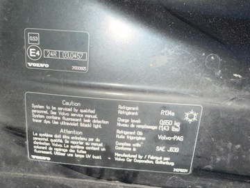 KAPOTA KRYT MOTORU PŘEDNÍ VOLVO V40 II 2 2012-2019 MOC PĚKNÝ