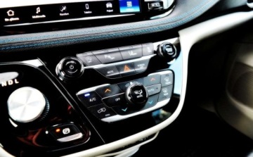 Chrysler Pacifica II 3.6 V6 291KM 2021 Chrysler Pacifica LPG - BRC , 8 miejsc, Zadbana 3.6 BenzynaLPG 291KM, zdjęcie 6