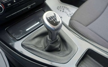 BMW Seria 3 E90-91-92-93 Touring E91 2.0 316d 115KM 2010 BMW Seria 3 316d 116KM LIFT Potwierdzony przebieg Zero korozji Klimatronik, zdjęcie 19