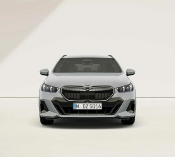 BMW Seria 5 G90-91 Touring 2.0 520d 197KM 2024 BMW 520 M Pakiet,M Pro,HAK, KeyLess, IconicGlow, S, zdjęcie 1