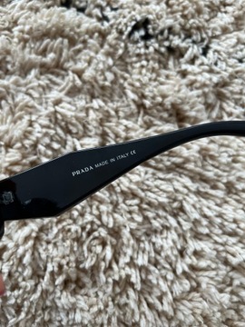 PRADA Okulary przeciwsłoneczne damskie CZARNE